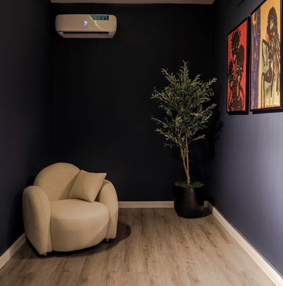 Canon Apartment