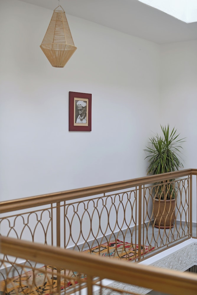 Riad Larbi Khalis