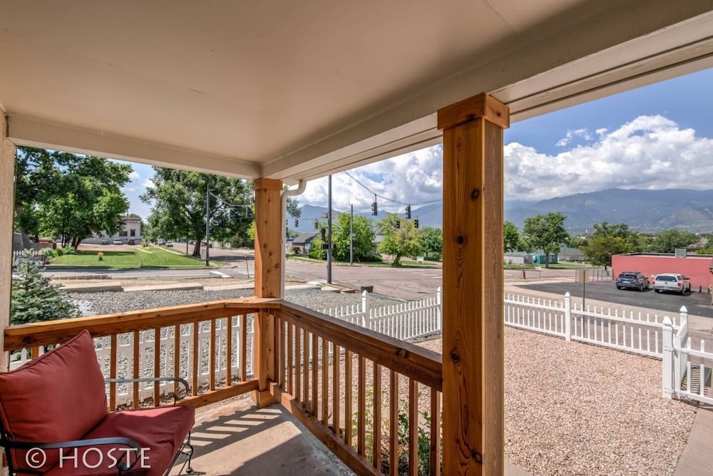 2BR Downtown Adventure Pikes Peak Views AC! view 5