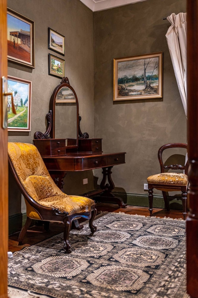 The Spotted Cow City Fringe Pet-friendly