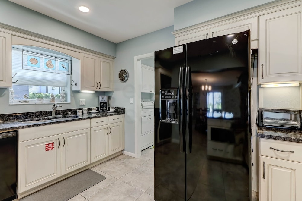 Fernandina Beach Vacations - Dog Friendly Oceanfront Beach House by RedAwning - Property Image 55