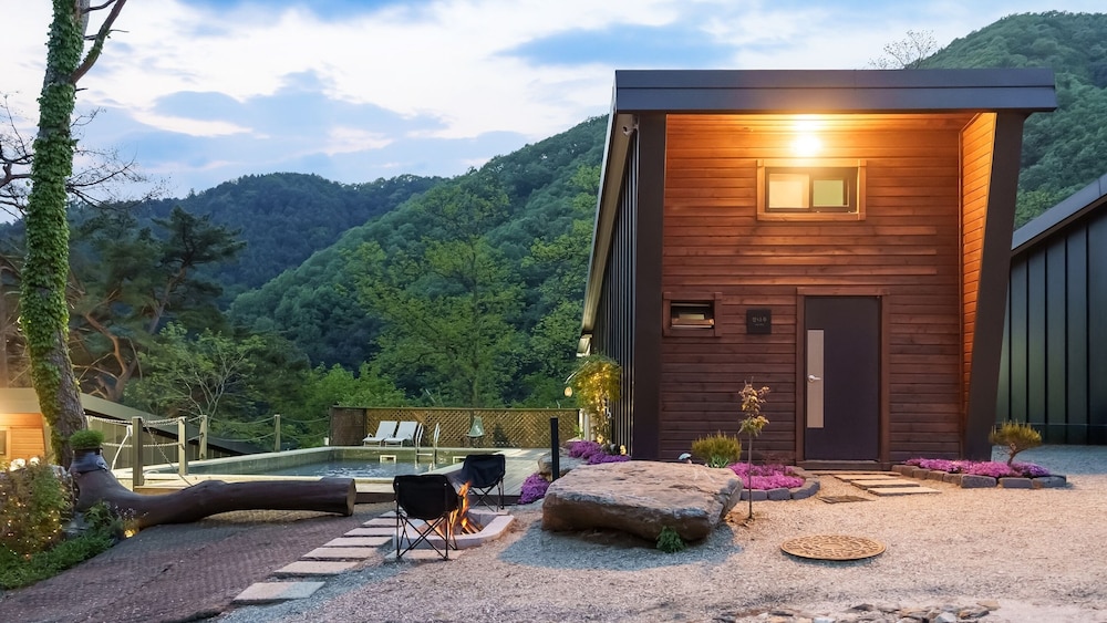 Gapyeong On The Hill Pool Villa