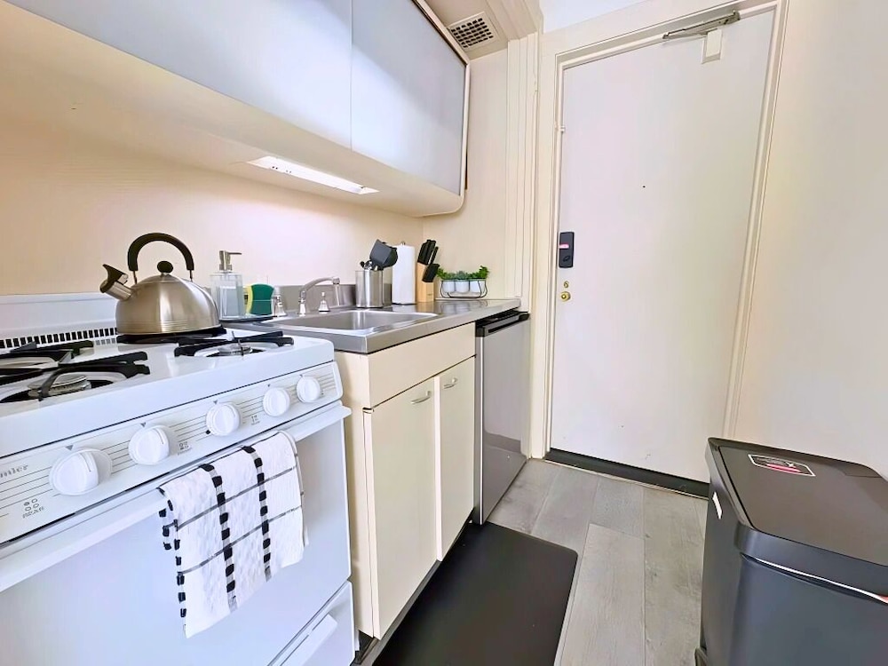 Cozy Gold Coast Studio - SP 1203