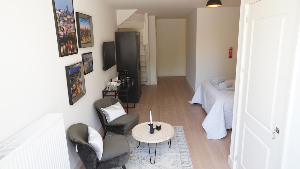 Marnix residence