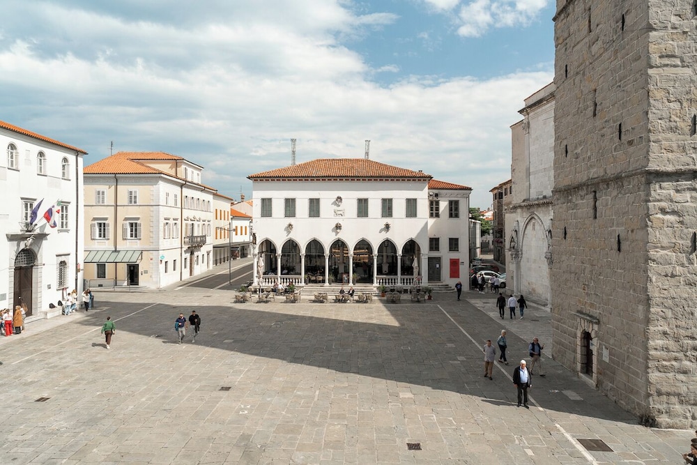 Apartment del Bello
