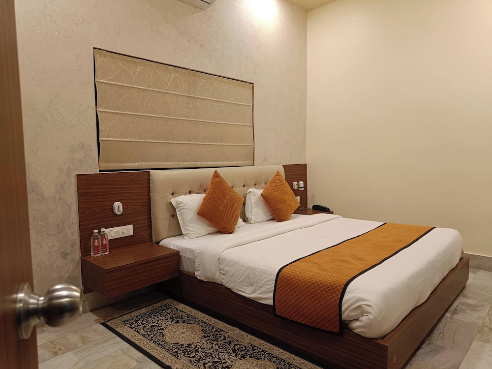 THE KASHI RESIDENCY