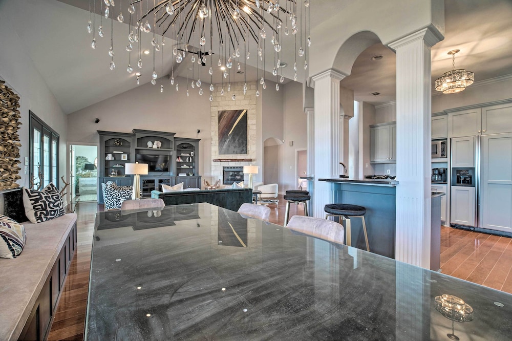 Luxurious Navasota Retreat - 14 Mi to A & M! view 4