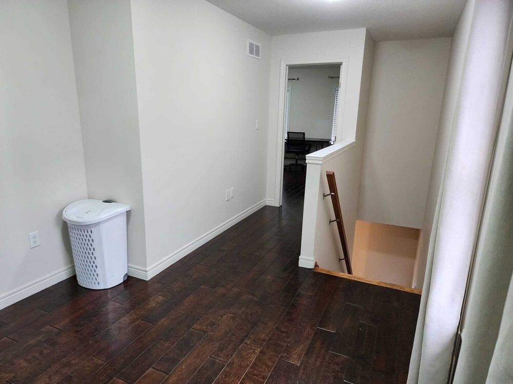 Kitchener Vacations - Beautiful Three Bedroom House - Property Image 3