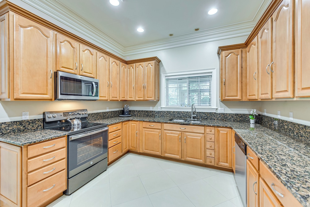 5 Mi to Beach: Spacious Home on Hilton Head Island
