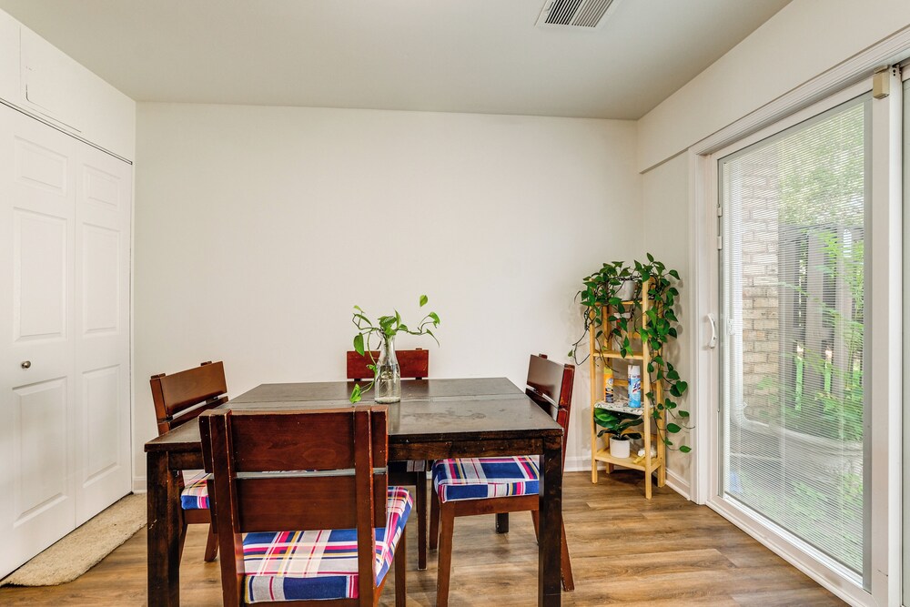 3 Mi to Dulles Airport: D.c. Area Townhome
