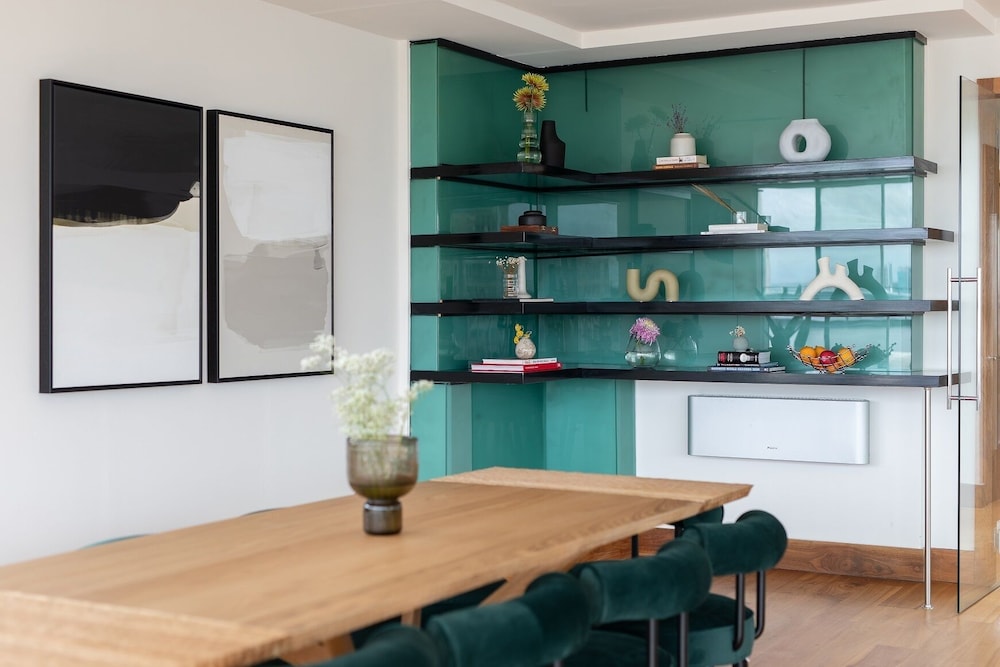 The Canary Wharf Secret - Glamorous 3BDR Flat w/ Terrace and Parking