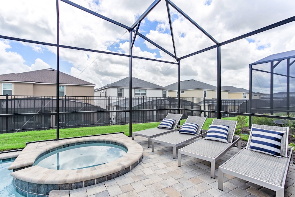 6 BD 5 BH Villa Game Room Spa Pool - Image 4