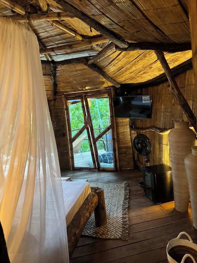Akasha suites