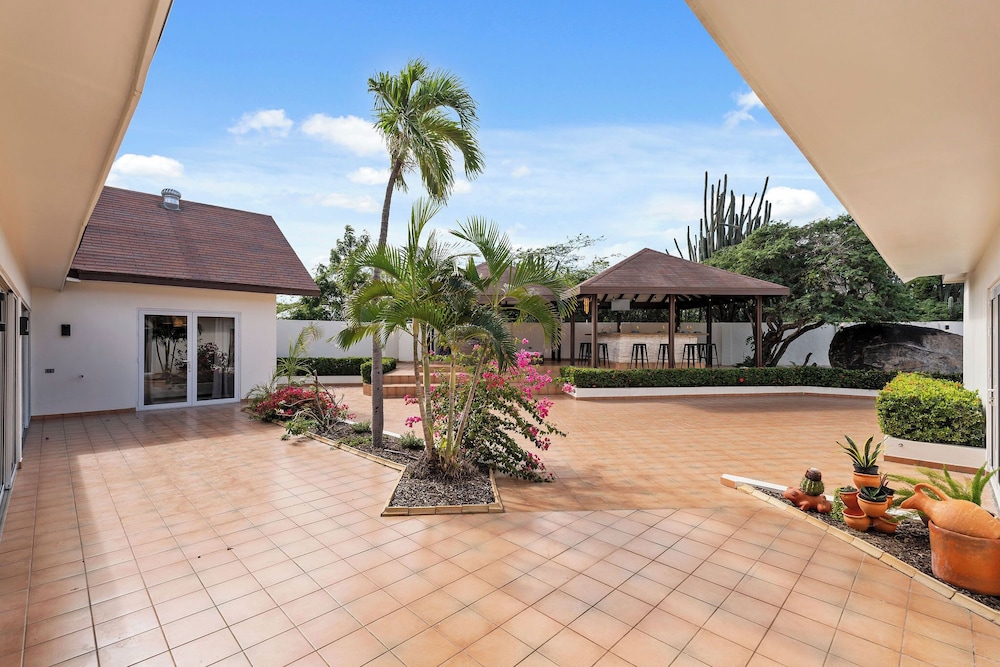 Villa Casibari Aruba Retreat Location