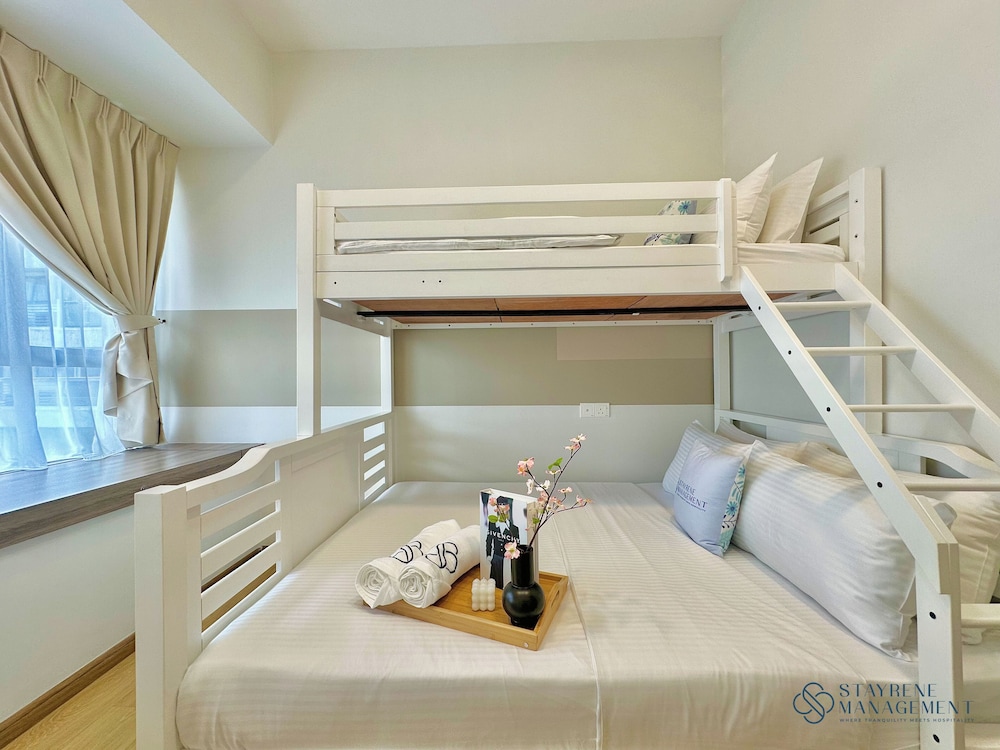 Country Garden Danga Bay Sea View Homestay by Stayrene