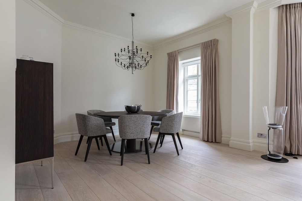 Sloane Court East VI by Onefinestay