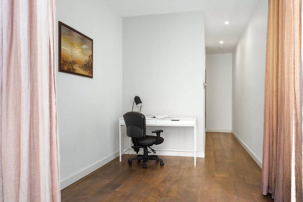 Traditional 2-bed Terrace House in Millers Point