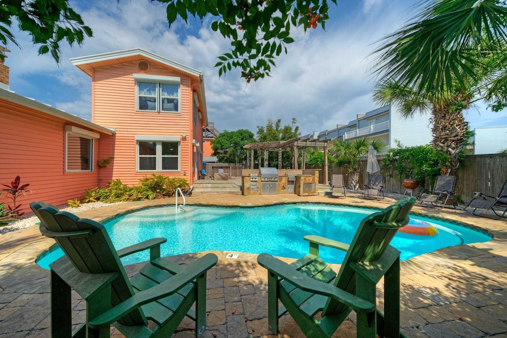 The Koi Marlin Port A Home w/ Pool, Pond, Grill & Near Beach + Marinas