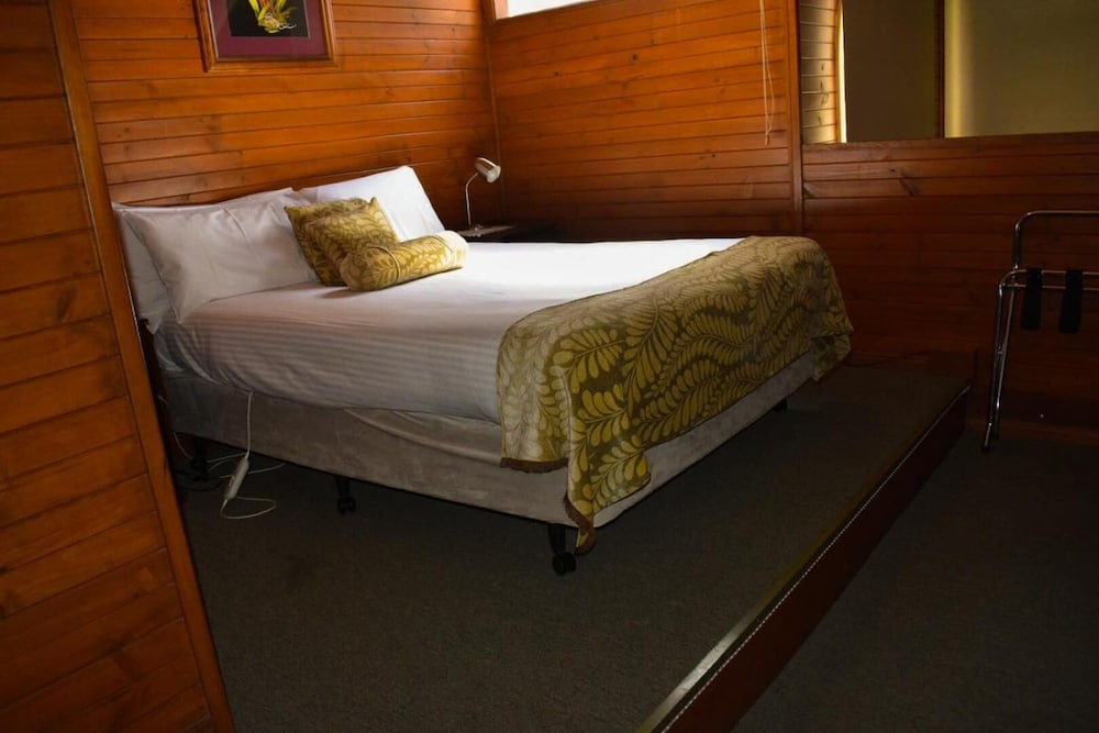 Clarendon Chalets