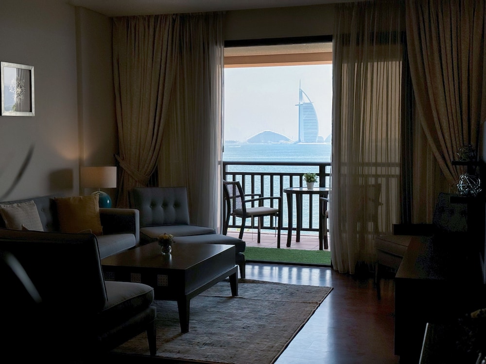 Resort Apartments - Royal Amwaj North