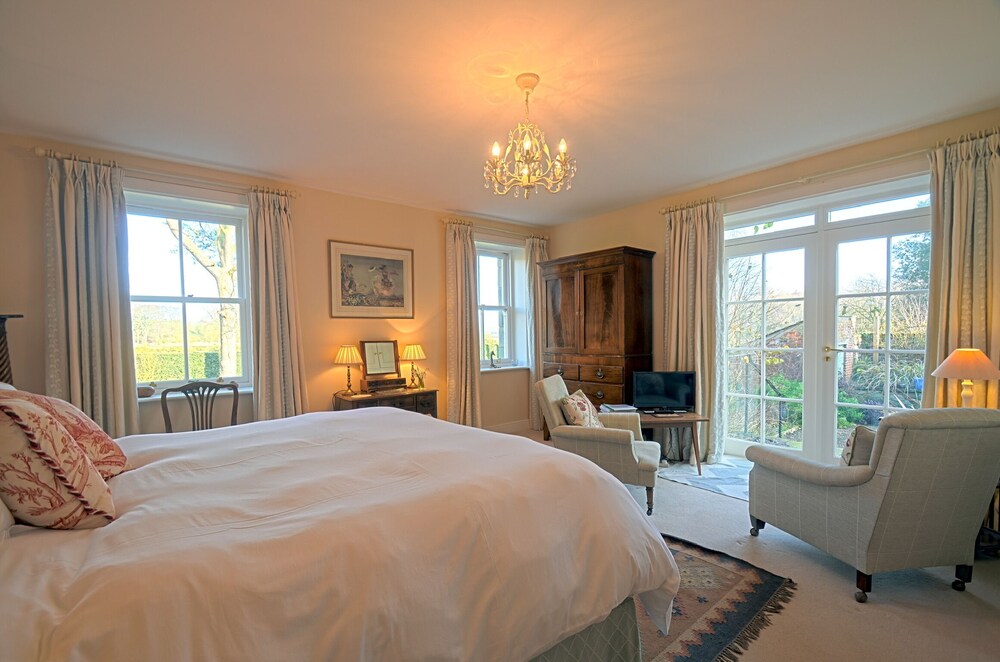 Ingram House Bed & Breakfast view 3