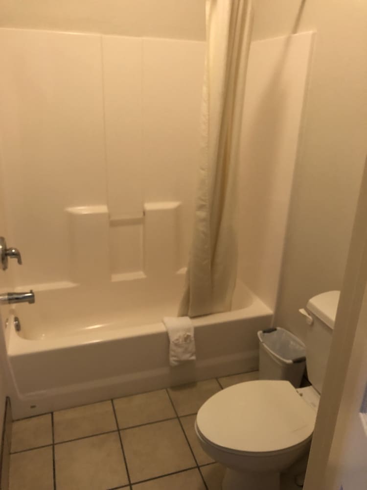 Whitesboro Inn & Suites