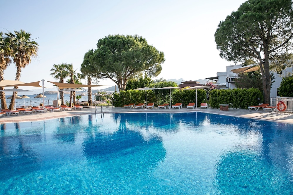 Bodrum Sea Side Beach Club Otel - Image 7