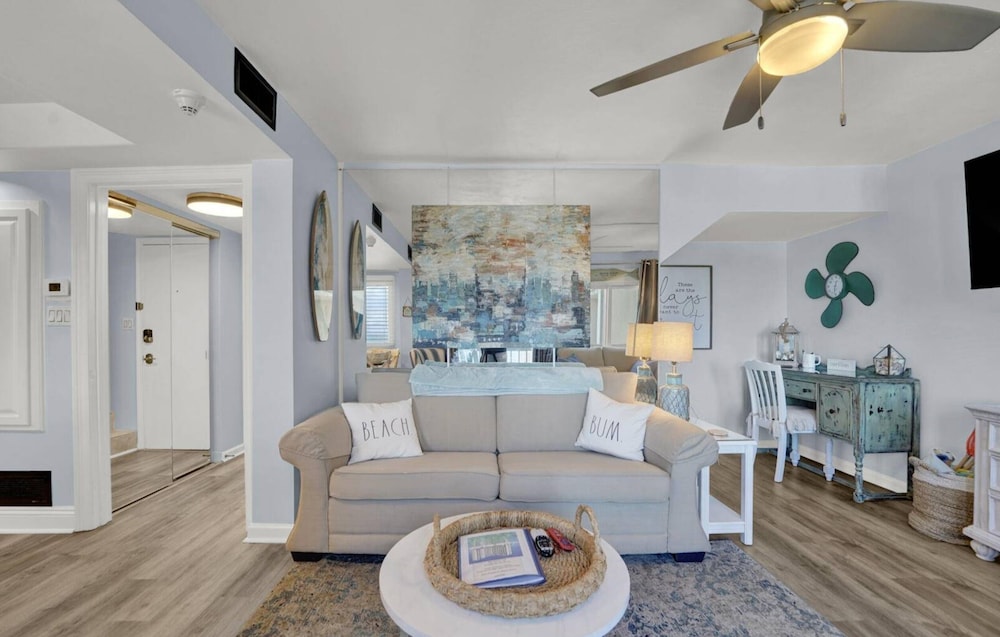 Pinnacle Port Penthouse #29 2 Bedroom Condo