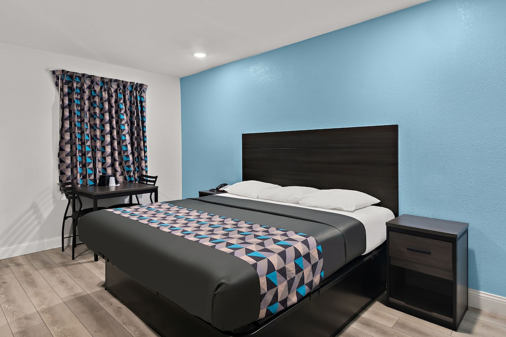 Rodeway Inn Palestine