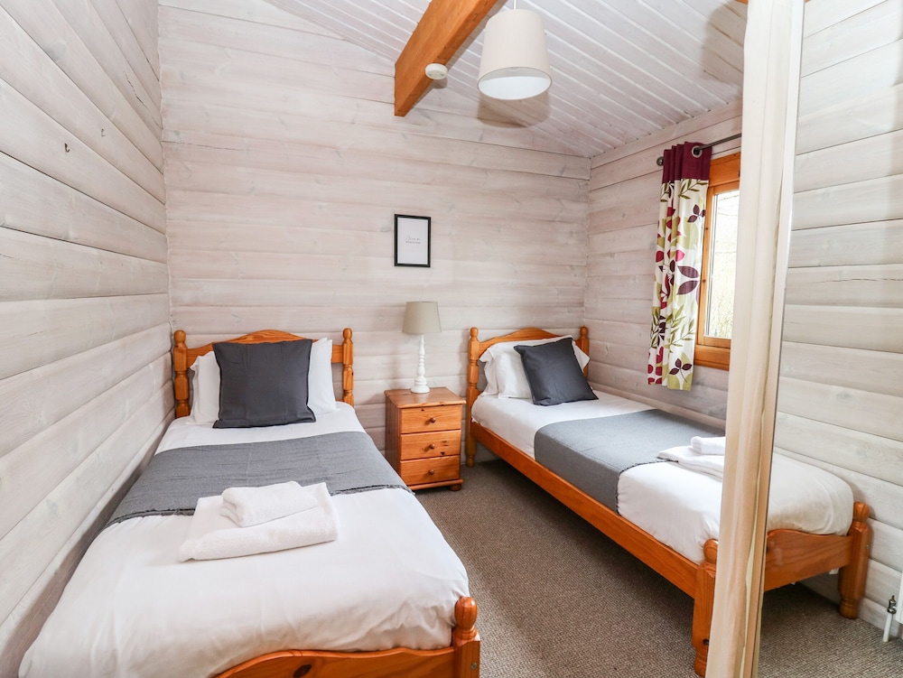 Snowy Owl Lodge
