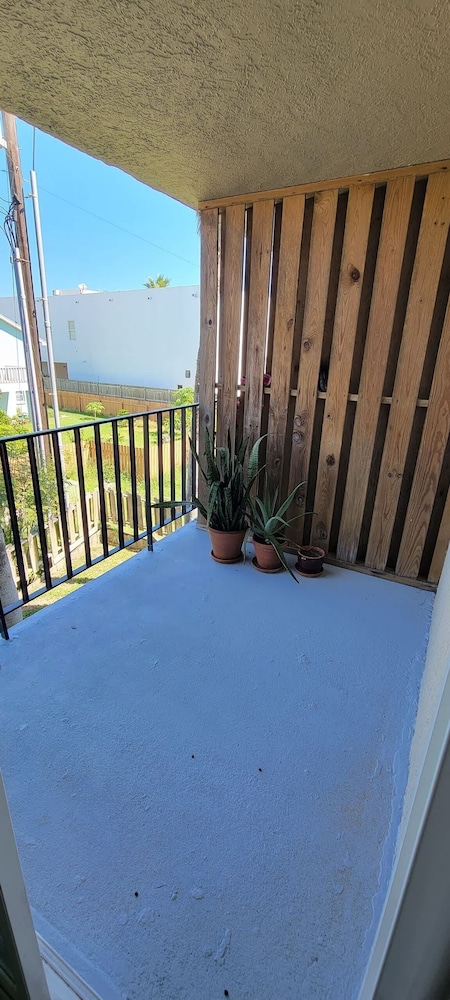 2 Levels Pool Near Beach 2 Patios 2 Bedroom Apts