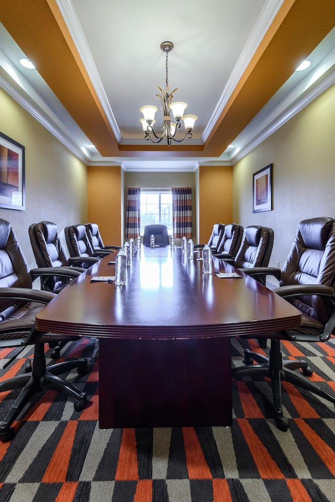 Microtel Inn & Suites by Wyndham Greenville/University Medic - Image 3