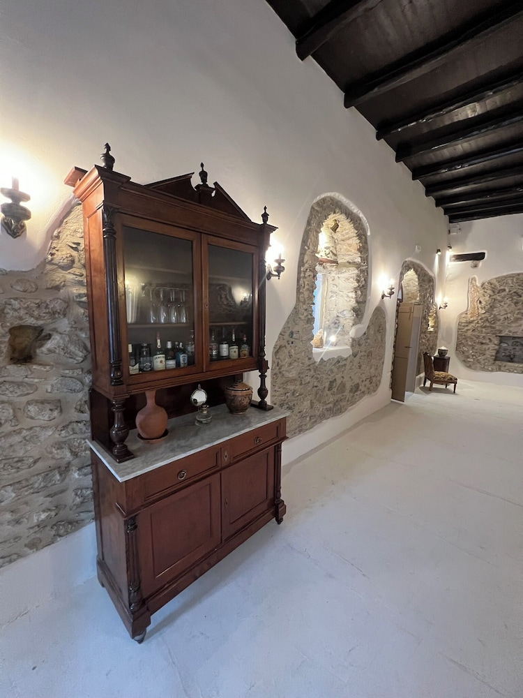 15th Cent. Katharsis Retreat Naxos Old T