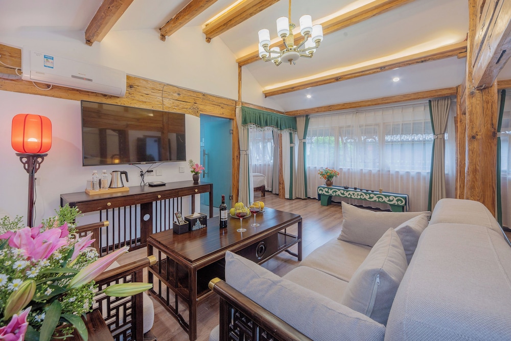 Yiyuan Snow Mountain View Historical Naxi House - Lijiang Old Town Mufu branch