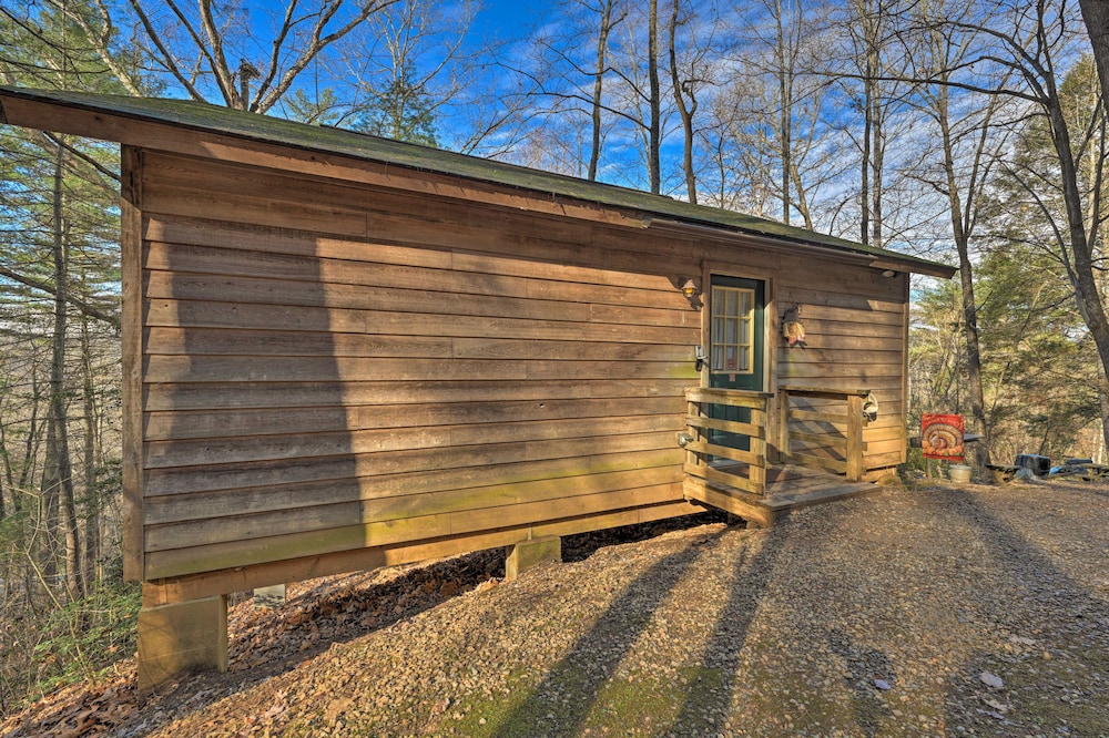 Pet-friendly Smoky Mountain Cabin: Hunt & Fish! view 5