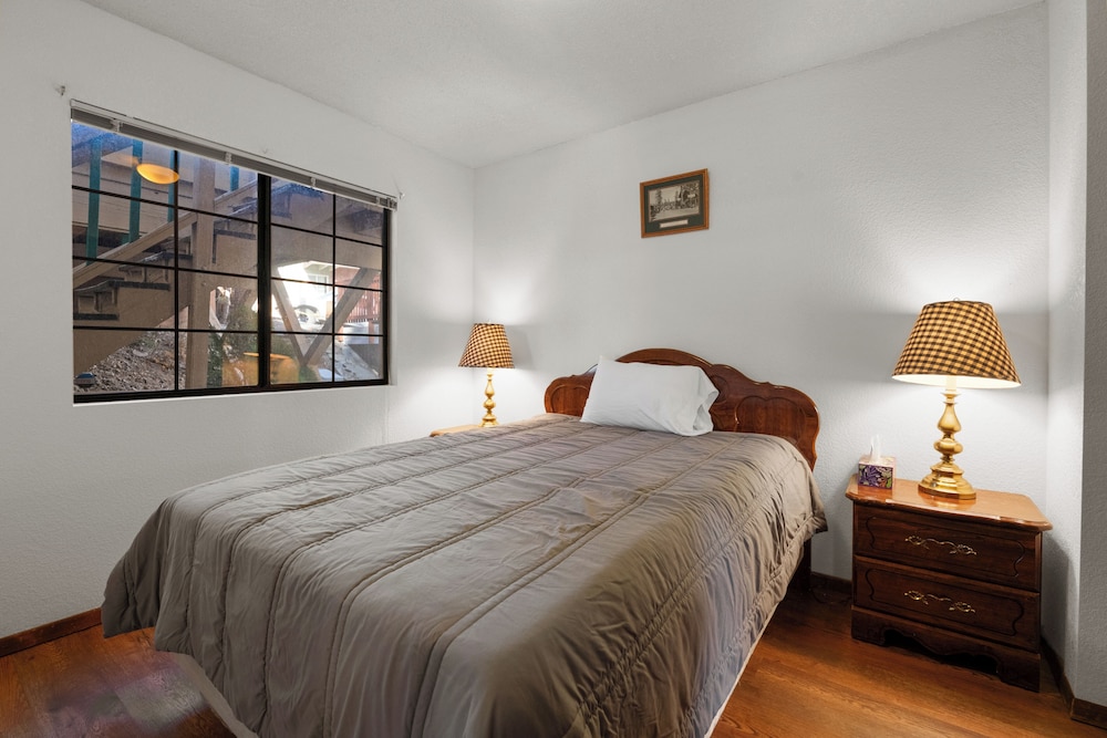 Little Bear Lodge
