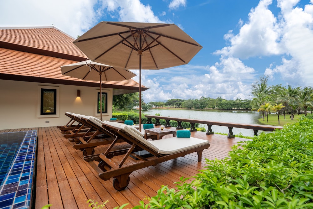 Nai Harn Baan-Bua Villas