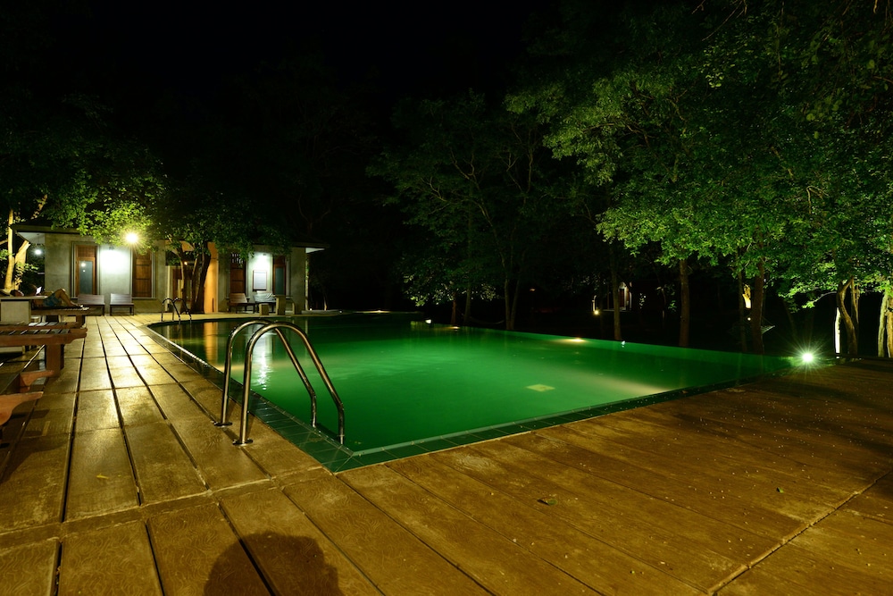Nil Diya Mankada Safari Lodge