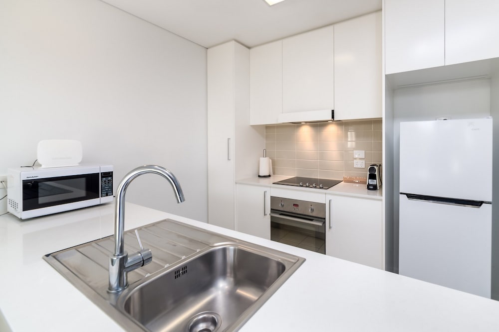 Exquisite Apartment With BBQ and Pool, Near Shops