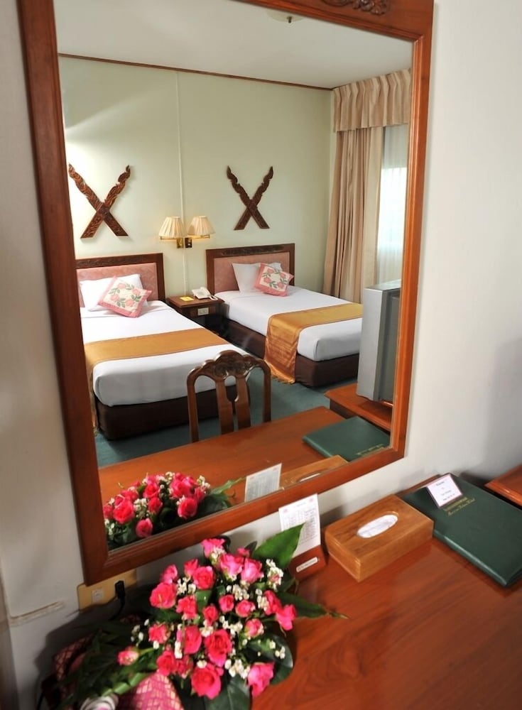 Mae Yom Palace Hotel