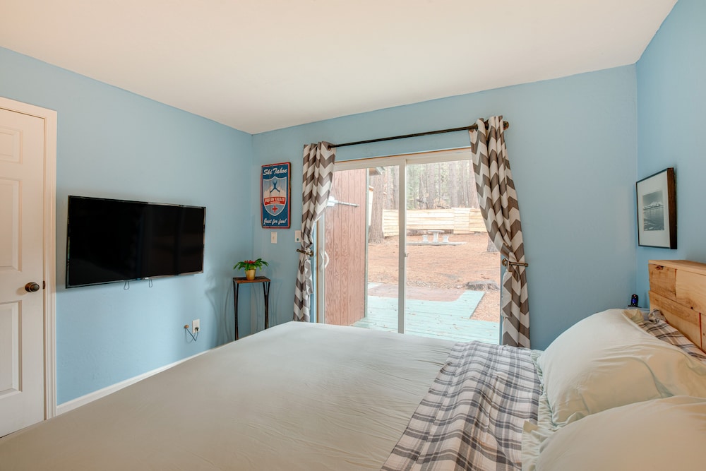 1 Mi to Heavenly Ski Resort: Retreat w/ Hot Tub