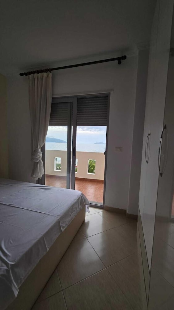 Tirent Apartment - Your Beach Home in Vlorë