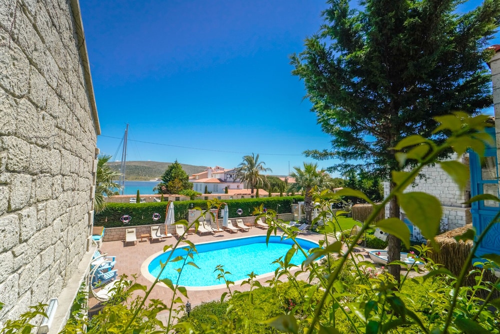 Alacati Marina Palace Otel - Image 10