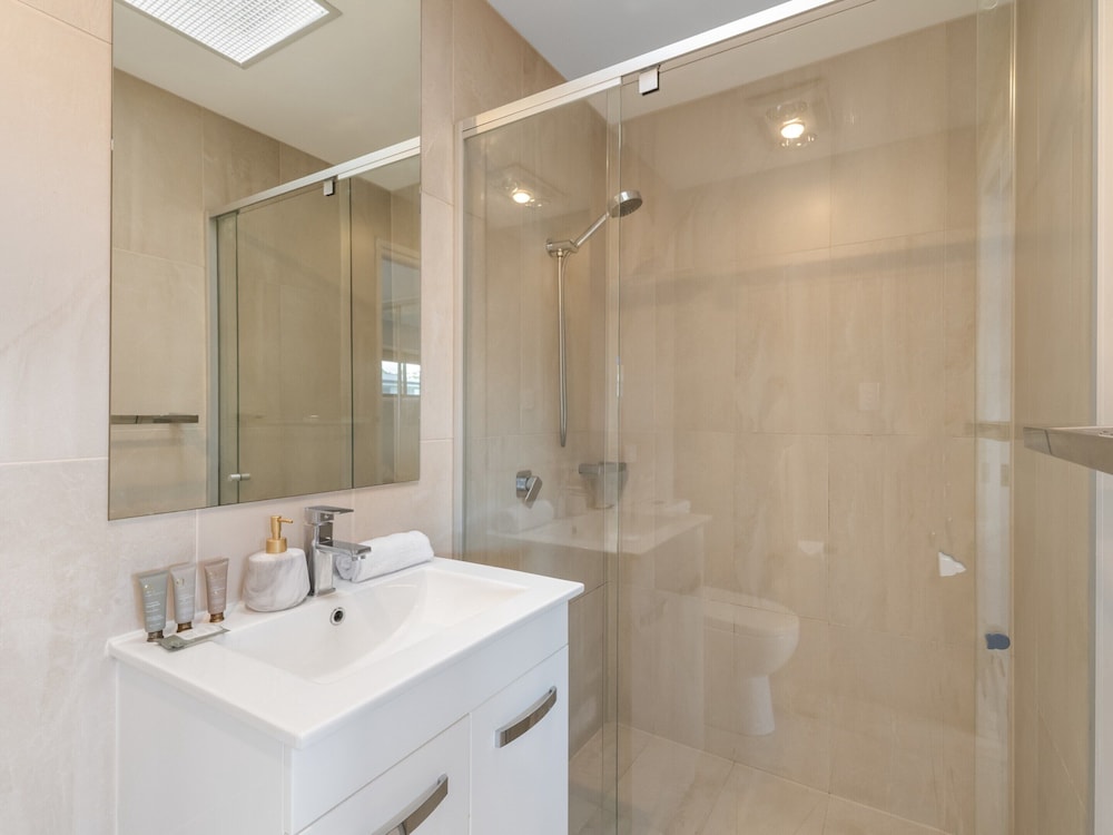 Close to Airport, Cafes, Train & Boondall Wetlands