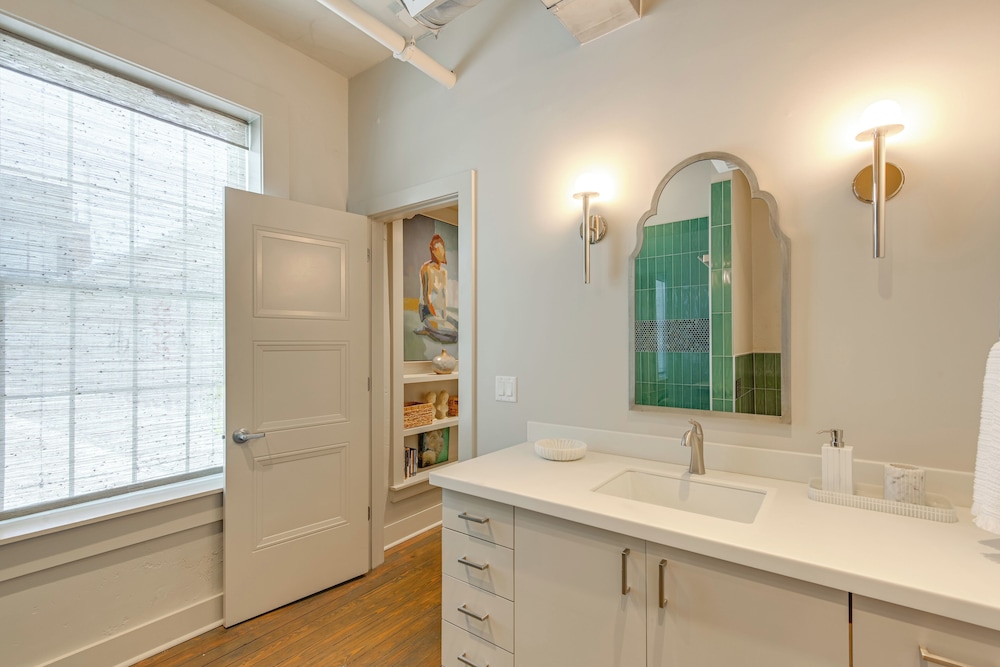 Walk to Vanderbilt: Eclectic Apt in Nashville