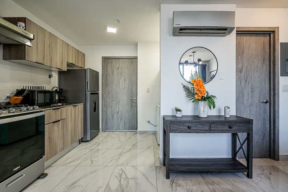 w Brilliant 1BR w Beautiful View in Calle 50
