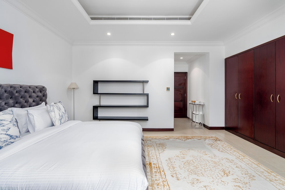 Private Palm Villa - Mint Stay