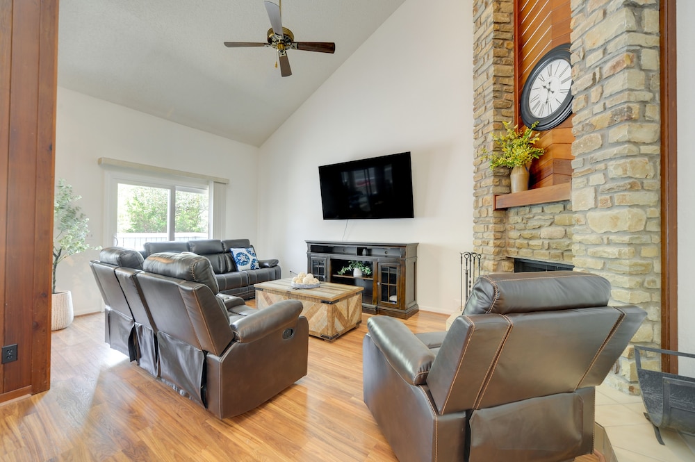 Dog-friendly Texas Retreat w/ Fireplace Grill! - Property Image 20