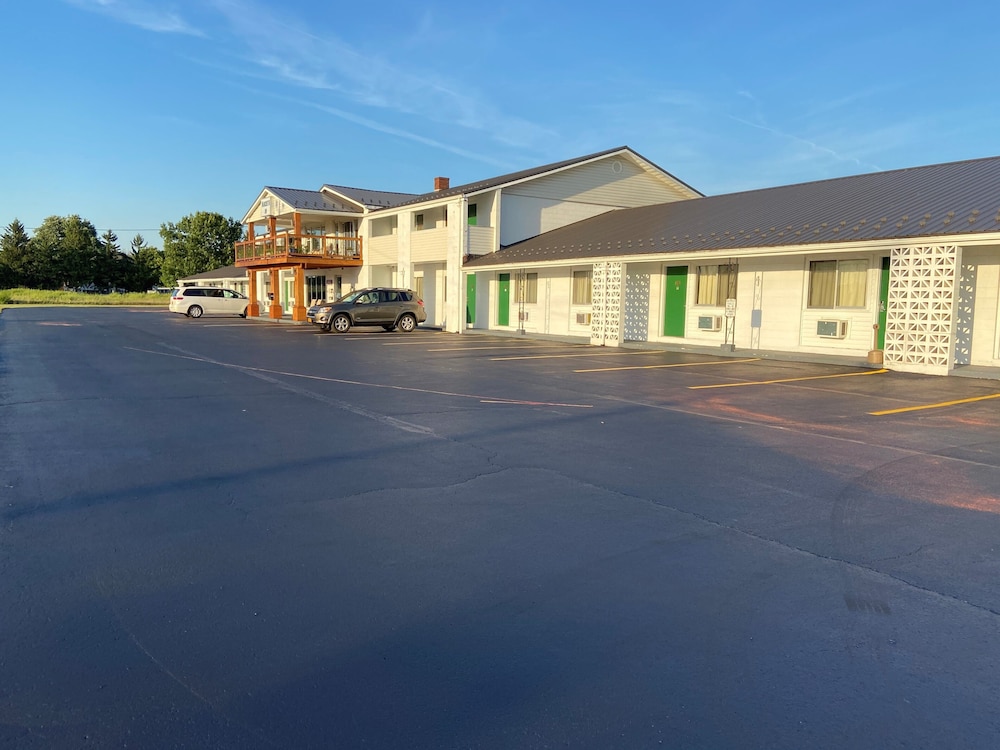 Rodeway Inn Manchester I-90