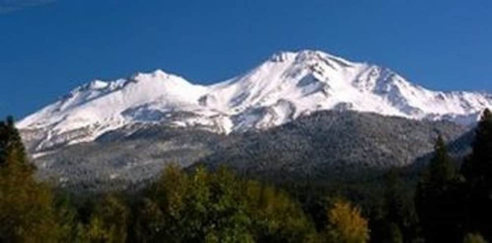 Dunsmuir Lodge